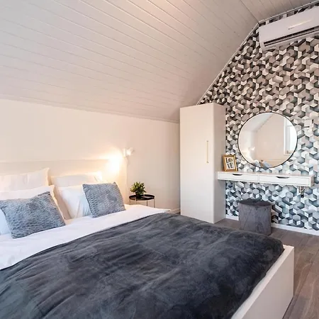 Medences, Legkondicionalt, Ketszintes Nyaralo Feriehus