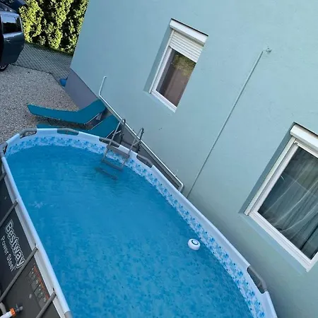 Feriehus Medences, Legkondicionalt, Ketszintes Nyaralo *